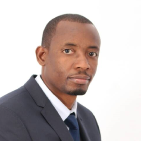 Dr Paulus Mungeyi